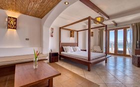 Hotel Alcazar San Juan Del Sur 4*